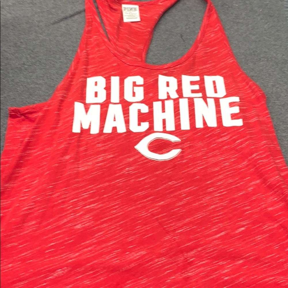 Reds tank - like brand new !